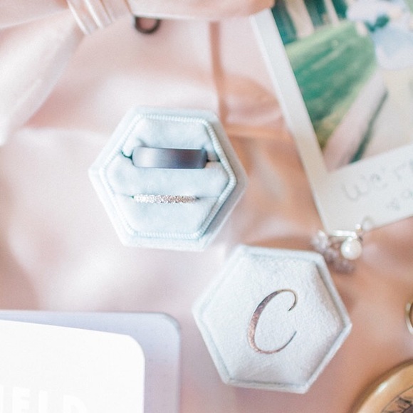 Velvet Ring Box - Picture 4 of 5